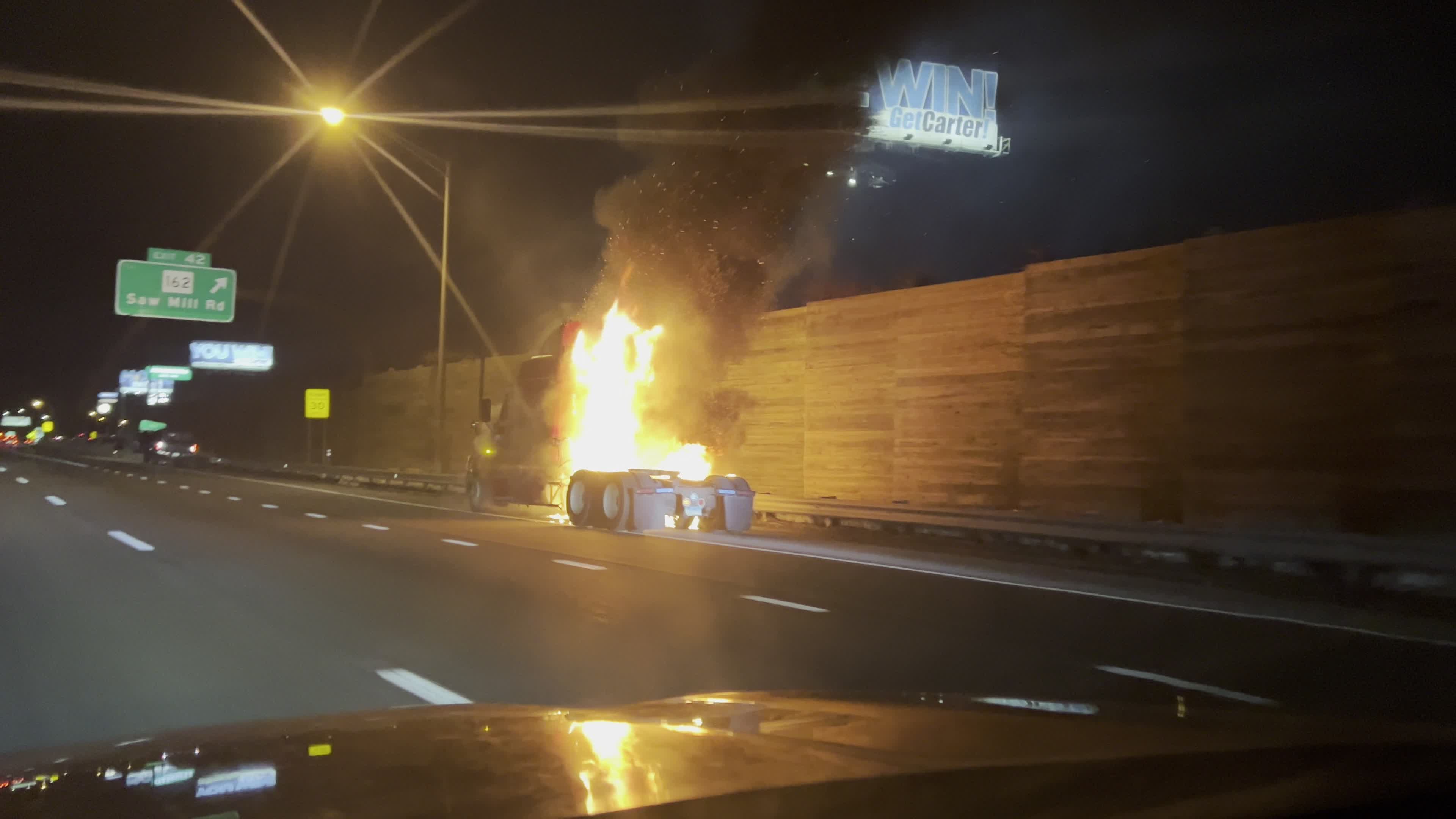VIDEO: Right lane closed on I-95 Southbound in West Haven due to ...