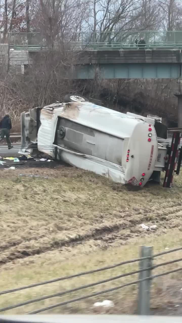 I91 Wallingford crash credit Robert Taylor