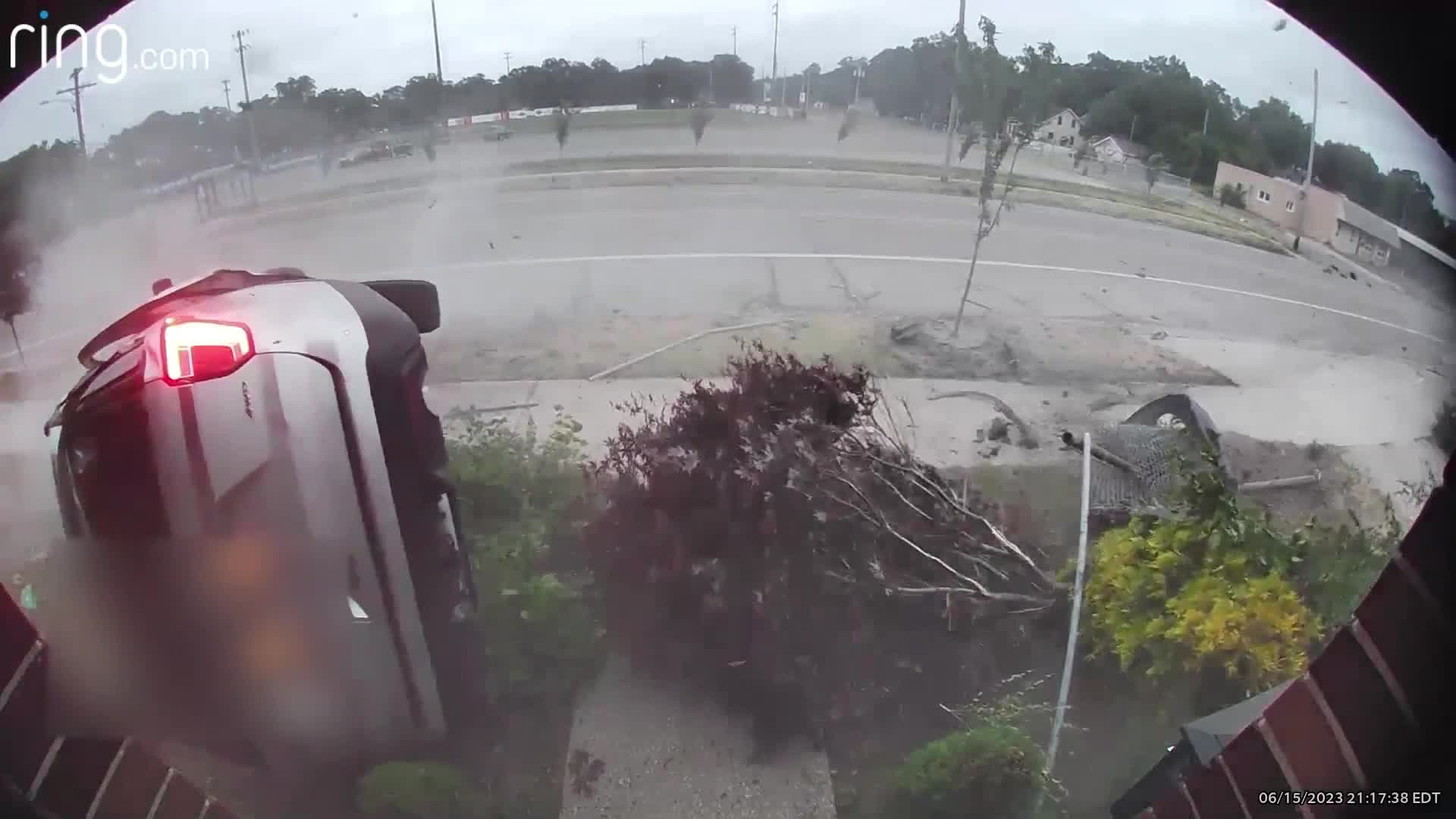 Surveillance video: Crash ends police chase in Muskegon – WOODTV.com