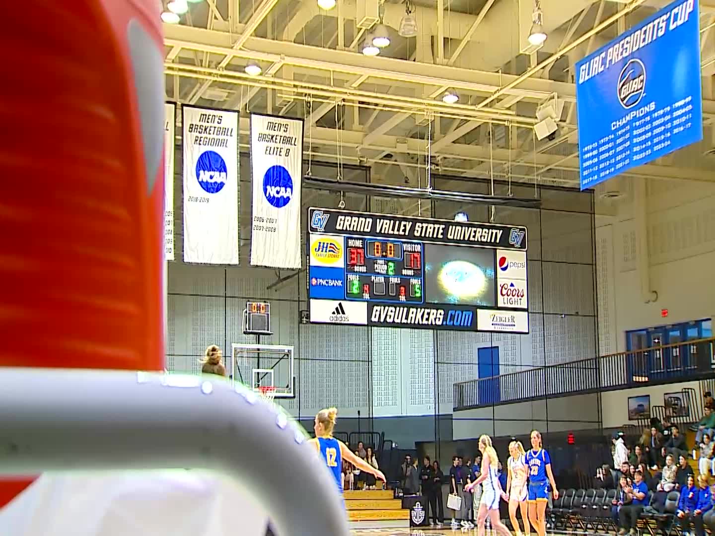 Grand Valley State seniors leading team to victory – KVEO-TV