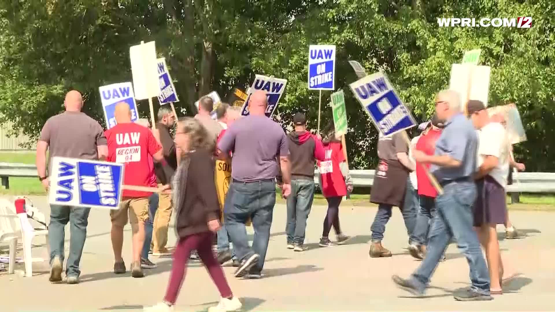 VIDEO NOW: UAW Workers On Strike In Mansfield – WPRI.com