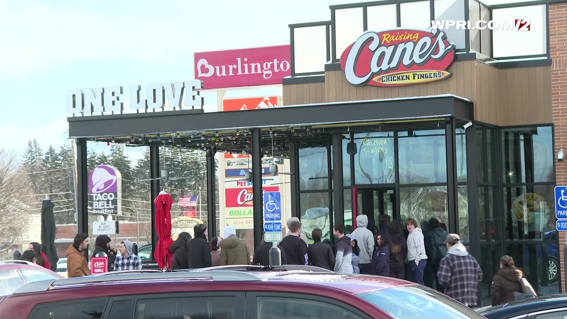 VIDEO NOW Crowds line up as Raising Cane’s opens in Johnston