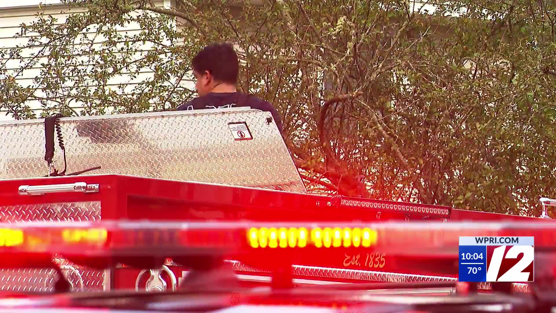 2 injured in fire at New Bedford apartment building – WPRI.com