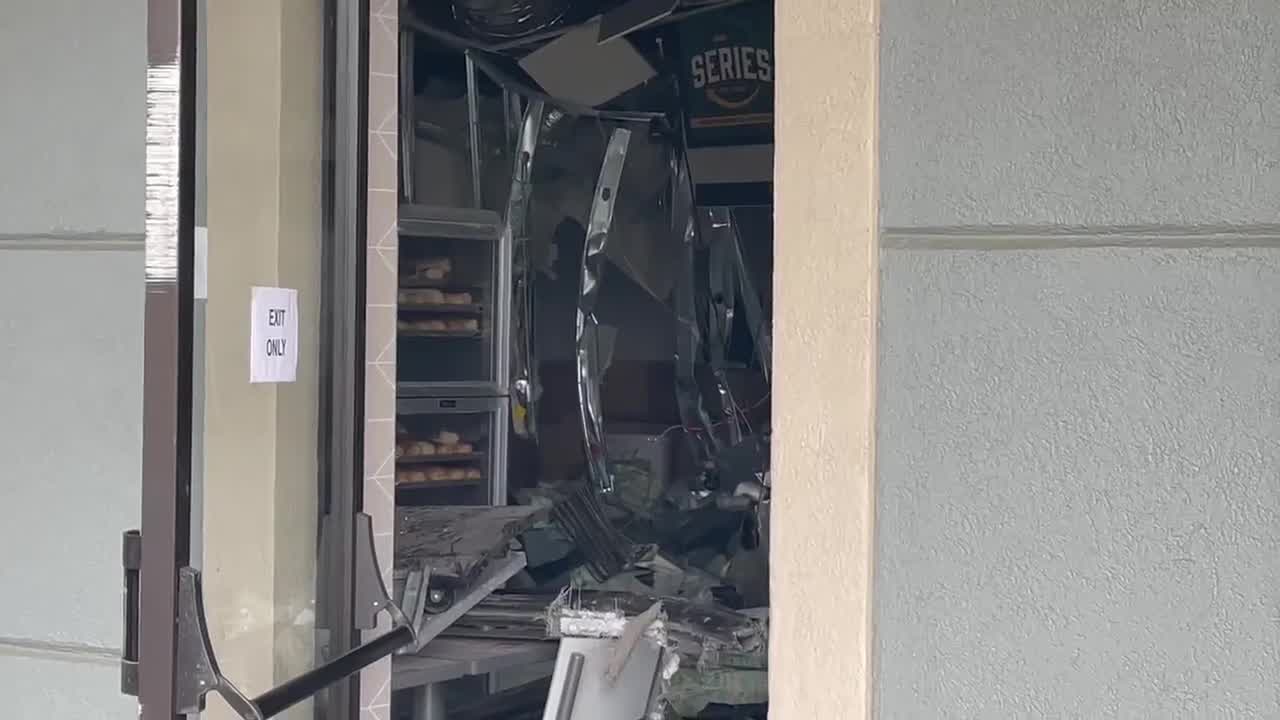 VIDEO NOW: Car crashes through Smithfield Subway – WPRI.com