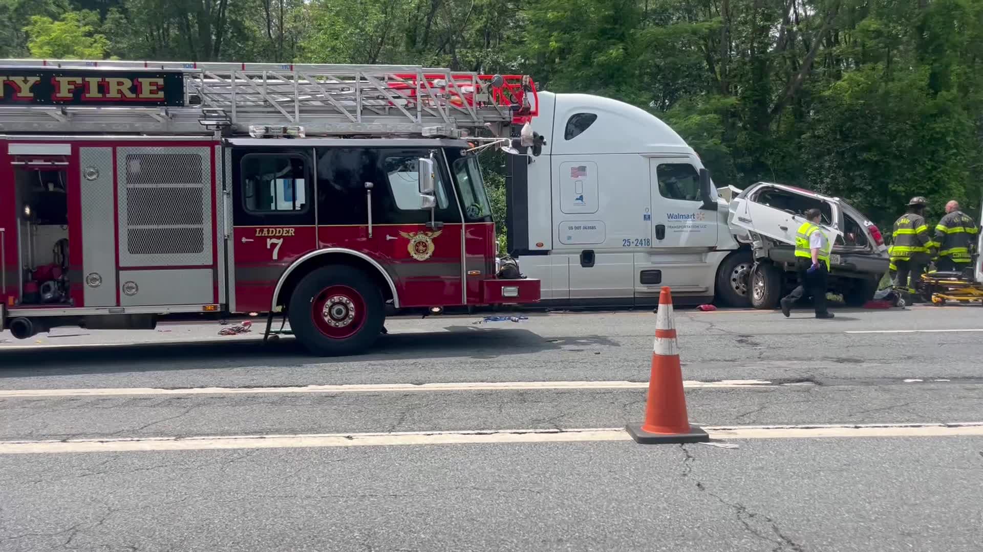 Tractor-trailer vs. car crash on the Thruway in Albany – NEWS10 ABC