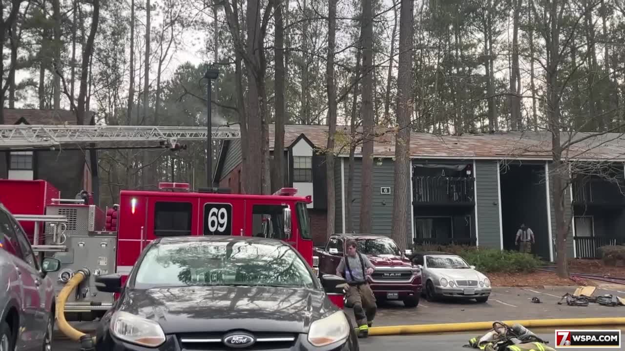 SCENE VIDEO: Fire breaks out at Simpsonville apartment complex – WSPA 7NEWS