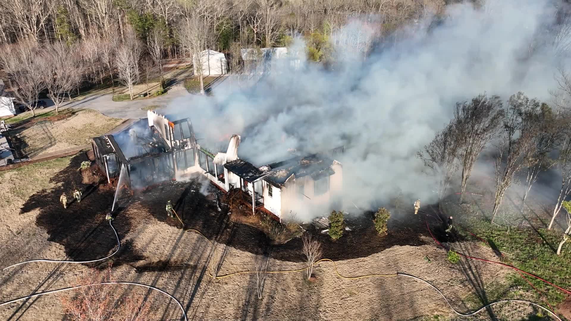VIDEO: Fire destroys large home in Spartanburg Co. – WSPA 7NEWS