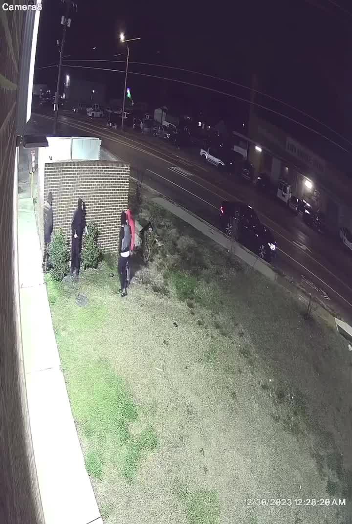 Suspects wanted in deadly shooting on Jackson Avenue – WREG.com