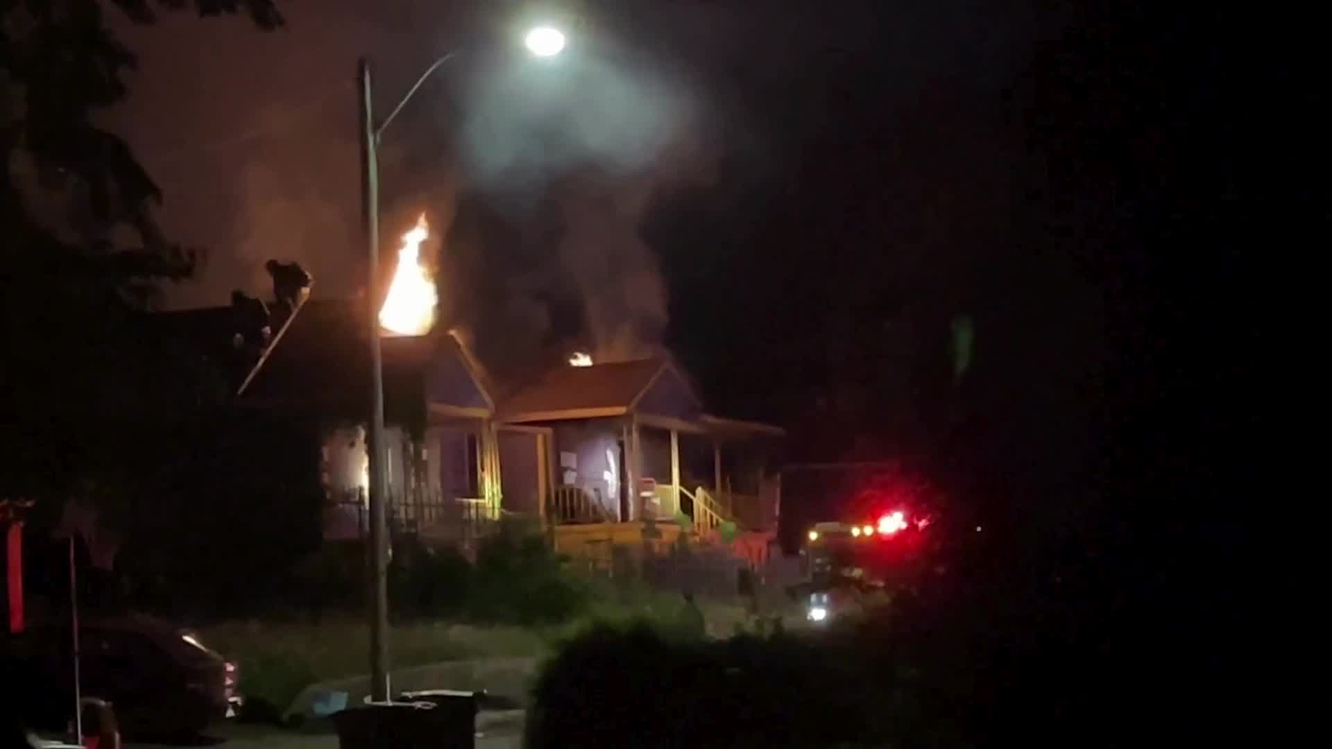 South Memphis house catches fire overnight – WREG.com