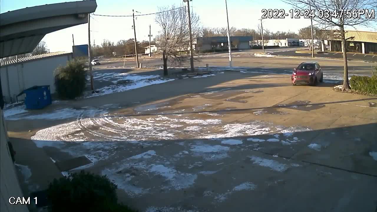 Burglar caught on camera – WREG.com