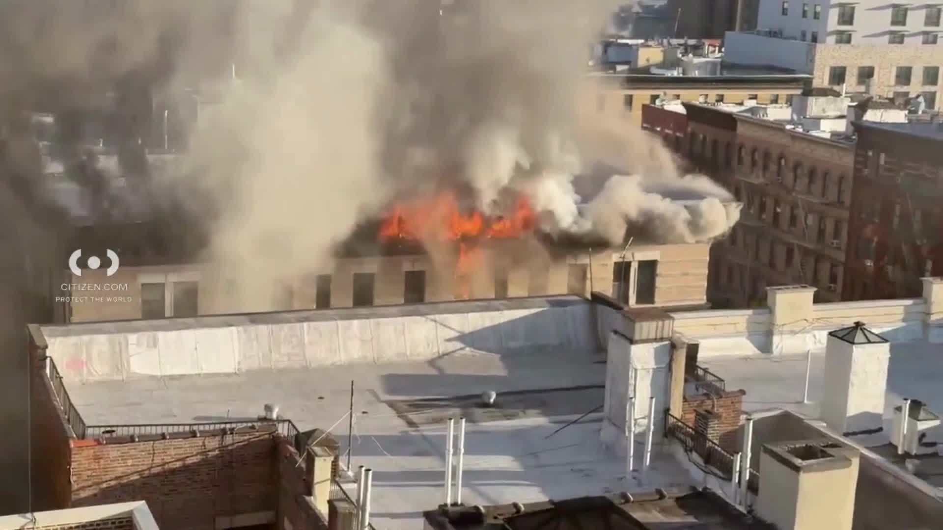 See it: Plumes of smoke, fire billow from Upper West Side building – PIX11